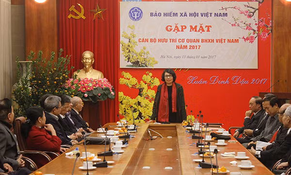 Thứ trưởng, Tổng Giám đốc Bảo hiểm xã hội Việt Nam Nguyễn Thị Minh phát biểu tại buổi gặp mặt - ảnh nguồn Bảo hiểm xã hội Việt Nam.