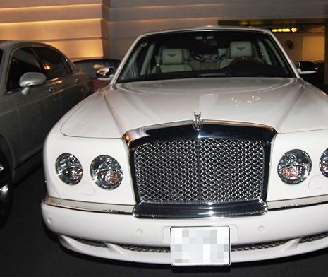 Nhiều gương mặt nổi tiếng của làng giải trí và giới doanh nhân Việt đã đến tham dự hôn lễ của Hoa hậu Jennifer Phạm và Đức Hải.