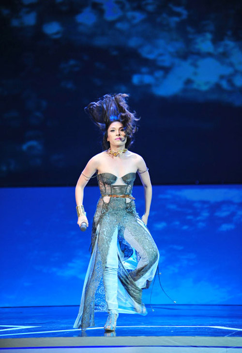 Fans của nữ giám khảo Vietnam Idol Mỹ Tâm sẽ "nhảy dựng" lên với PV nào chụp ảnh "dìm hàng" thần tượng của họ. Fans của nữ giám khảo Vietnam Idol Mỹ Tâm sẽ "nhảy dựng" lên với PV nào chụp ảnh "dìm hàng" thần tượng của họ.