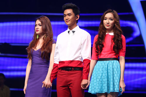 Hương Giang, Thanh Tùng, Thảo My (từ trái qua) vào top nguy hiểm Hương Giang, Thanh Tùng, Thảo My (từ trái qua) vào top nguy hiểm