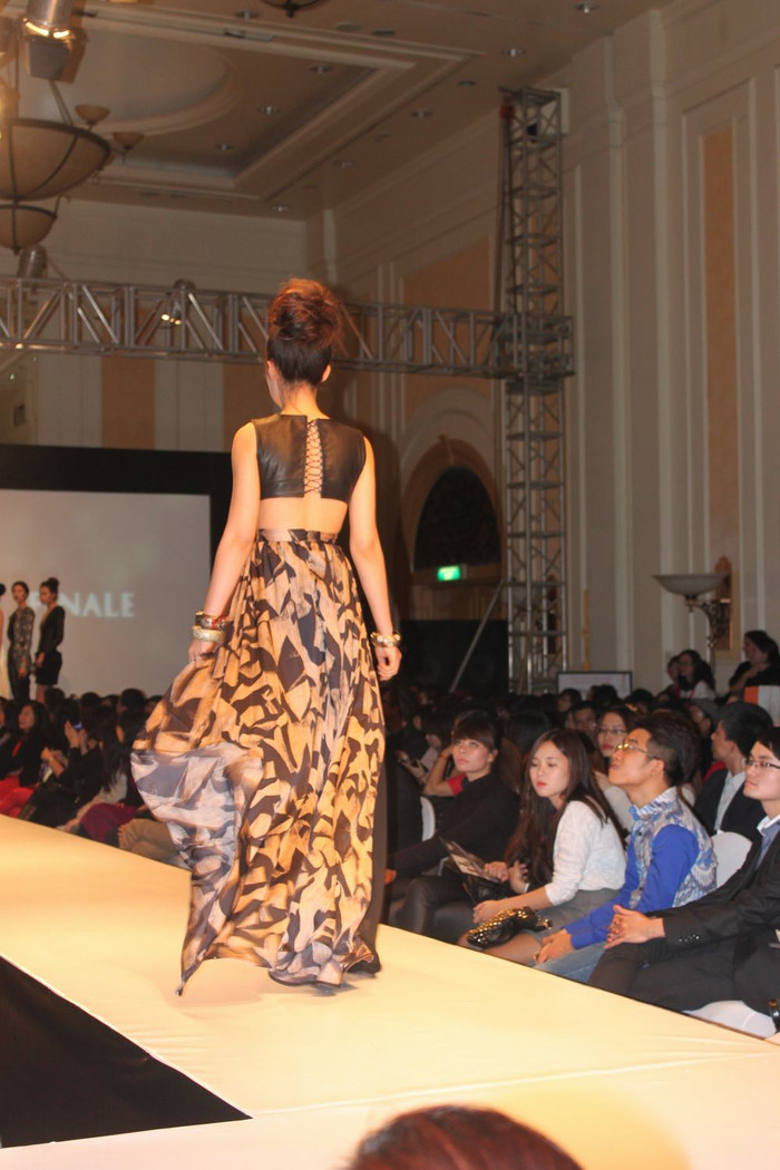 Con gái của Mỹ Linh - Anh Quân xuất hiện rạng rỡ và tự tin trên sàn diễn thời trang.