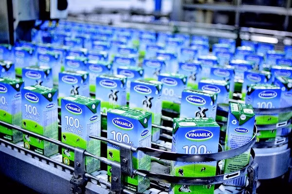 Dây chuyền sản xuất sữa hiện đại trong nhà máy Vinamilk tại Bình Dương - ảnh nguồn Vinamilk