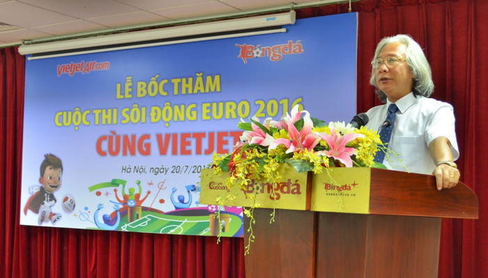 Ông Nguyễn Văn Phú phát biểu khai mạc lễ bốc thăm tìm ra người trúng thưởng trong cuộc thi dự đoán tỷ số mang tên: “Sôi động Euro cùng Vietjet" - ảnh H.Lực Ông Nguyễn Văn Phú phát biểu khai mạc lễ bốc thăm tìm ra người trúng thưởng trong cuộc thi dự đoán tỷ số mang tên: “Sôi động Euro cùng Vietjet" - ảnh H.Lực