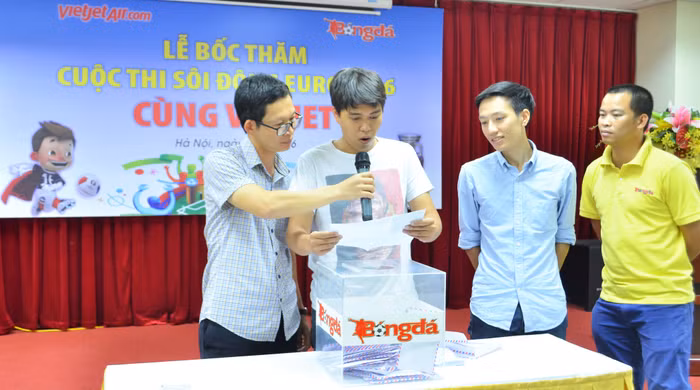 Bốc thăm công khai độc giả may mắn trúng thưởng