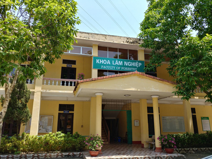 Lãnh đạo Khoa Lâm nghiệp Trường Đại học Nông lâm, Đại học Thái nguyên lo ngại, nếu việc tuyển sinh với ngành Công nghệ chế biến lâm sản không khả quan, trong tương lai có nguy cơ phải đóng ngành. Ảnh minh họa: fanpage Khoa Lâm nghiệp 22338791_1798882423737126_4109292433918716559_o.jpg