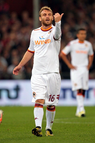 BLĐ AS Roma tuyên bố sẵn sàng đàm phán để Daniel De Rossi về Man City nếu đội bóng nước Anh tái khởi động thương vụ này.