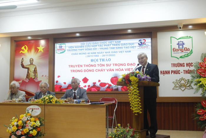 Tiến sĩ Võ Thế Quân chia sẻ tại hội thảo. Nguồn: Trường Trung học phổ thông Đông Đô