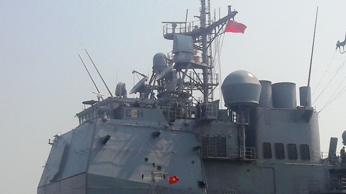 Phần thượng tầng của con tàu được trang bị nhiều loại ra đa điều khiển hiện đại, tinh vi.