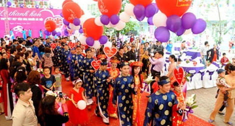 Tổ chức cưới xin tránh lãng phí quá mức (ảnh minh họa - nguồn chinhphu.vn). Tổ chức cưới xin tránh lãng phí quá mức (ảnh minh họa - nguồn chinhphu.vn).