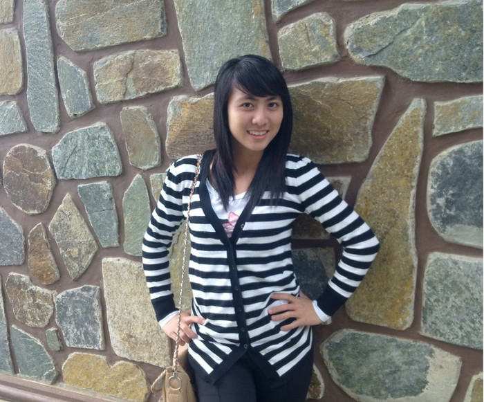 Hà thích nghe nhạc,đọc truyện ,lang thang cùng với bạn bè những lúc rảnh rỗi.