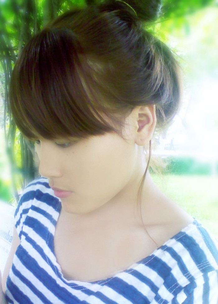 Hoài Thu là người có tính tình thẳng thắng,yêu thích thời trang,có sở thích dùng thời trang để thể hiện bản thân. Hoài Thu là người có tính tình thẳng thắng,yêu thích thời trang,có sở thích dùng thời trang để thể hiện bản thân.