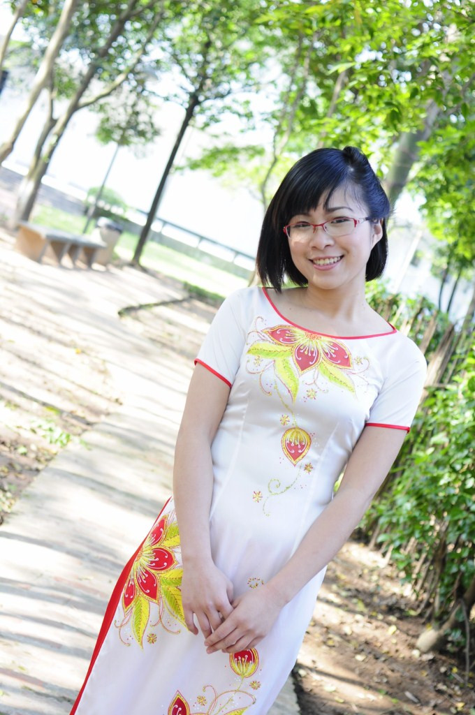 Nga thích đọc sách, nghe nhạc, shopping, đi du lịch và ăn quà vặt