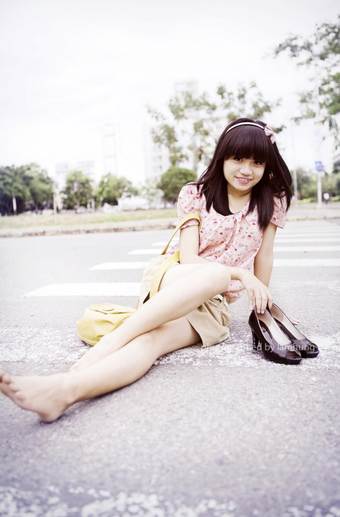 Sở thích của Ngọc là đọc sách, nghe nhạc, dạo phố,.. Sở thích của Ngọc là đọc sách, nghe nhạc, dạo phố,..