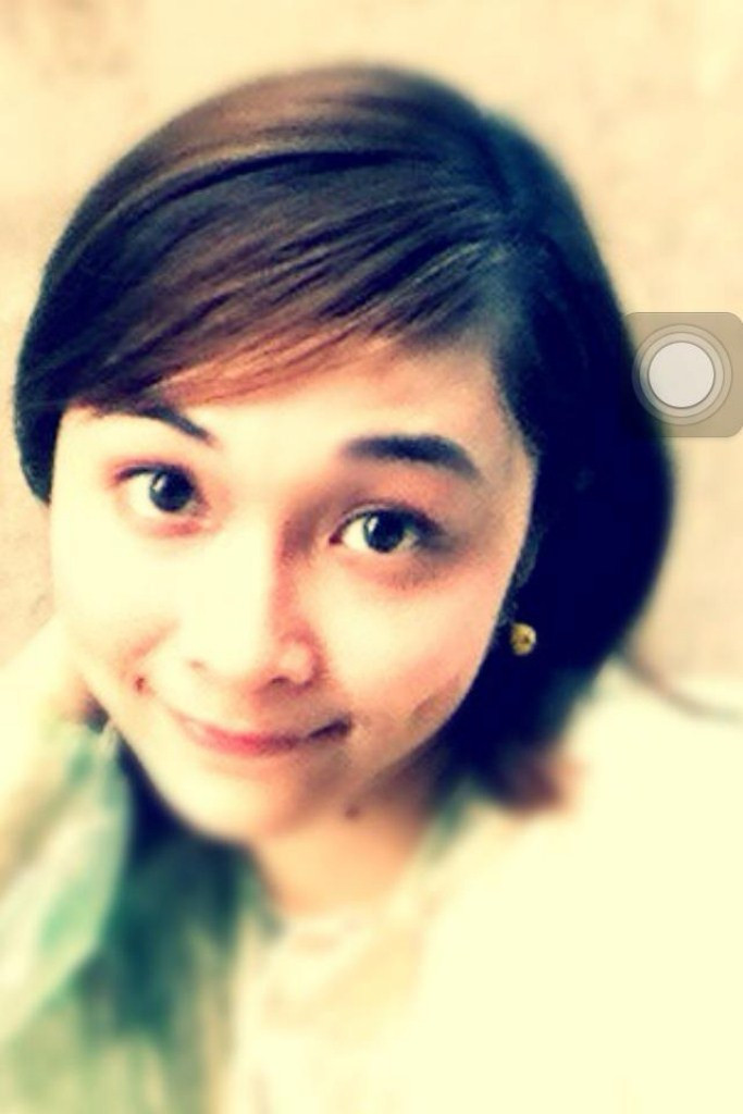 Khánh là một cô gái trẻ trung, vui vẻ, yêu thích những điều mới mẻ. Yêu cuộc sống với những người xung quanh.