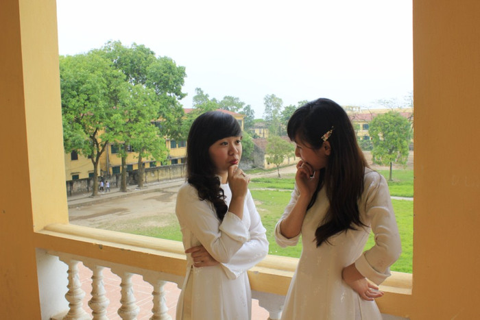 Hà là một cô gái thích cười, không thích sự tẻ nhạt và ảm đạm. Hà là một cô gái thích cười, không thích sự tẻ nhạt và ảm đạm.