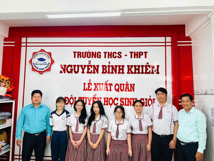 Học sinh Trường Trung học cơ sở và Trung học phổ thông Nguyễn Bỉnh Khiêm (Cần Thơ) tham gia đội tuyển học sinh giỏi. Ảnh: NTCC. z6544224581373_33a09d124be49491f830557a95f03096.jpg