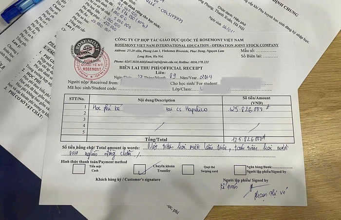 Học phí đến hơn 100 triệu đồng (khi đóng theo gói 1 năm). Ảnh: Phụ huynh cung cấp. b5f8f133-f563-41b7-a87b-f0486921cbd9.jpg