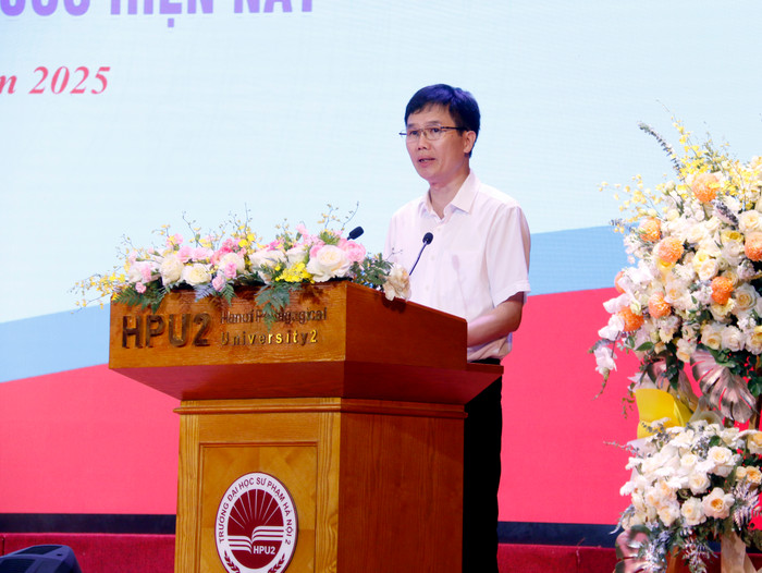 Tiến sĩ Bùi Kiên Cường - Phó Hiệu trưởng Trường Đại học Sư phạm Hà Nội 2 phát biểu khai mạc Hội thảo. GDVN_ht.jpg