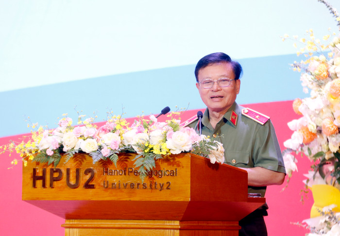 Thiếu tướng, Tiến sĩ Nguyễn Hồng Thái - nguyên Viện trưởng Viện Lịch sử Công an nhân dân, nguyên Tổng Biên tập Tạp chí Công an nhân dân, Ủy viên Hội đồng Lý luận Trung ương. GDVN_ Hồng Thái.jpg