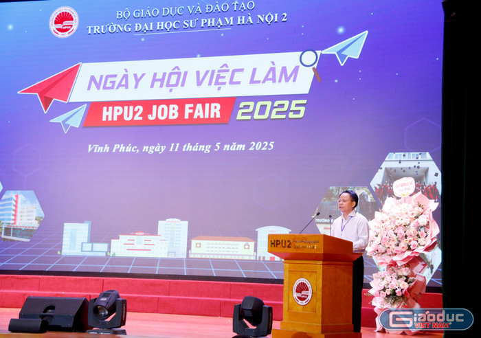 Tiến sĩ Trịnh Đình Vinh - Phó Hiệu trưởng Trường Đại học Sư phạm Hà Nội 2.