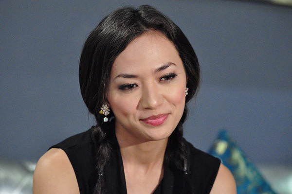 Tinna Tình lần đầu bật mí về quãng thời gian cô trở thành dân buôn "chính hiệu" để vật lộn với "cơm, áo, gạo, tiền" trước khi trở thành người nổi tiếng. Tinna Tình lần đầu bật mí về quãng thời gian cô trở thành dân buôn "chính hiệu" để vật lộn với "cơm, áo, gạo, tiền" trước khi trở thành người nổi tiếng.