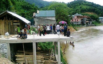 Hơn 1 ngày xảy ra sự việc, thi thể chị Y Bi vẫn chưa được tìm thấy Hơn 1 ngày xảy ra sự việc, thi thể chị Y Bi vẫn chưa được tìm thấy