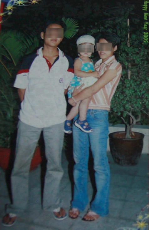 Hình ảnh hai vợ chồng chị L và N.T.A vào năm 2005. Hình ảnh hai vợ chồng chị L và N.T.A vào năm 2005.