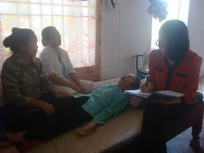 Các con cụ Chênh đang trò chuyện cùng phóng viên.