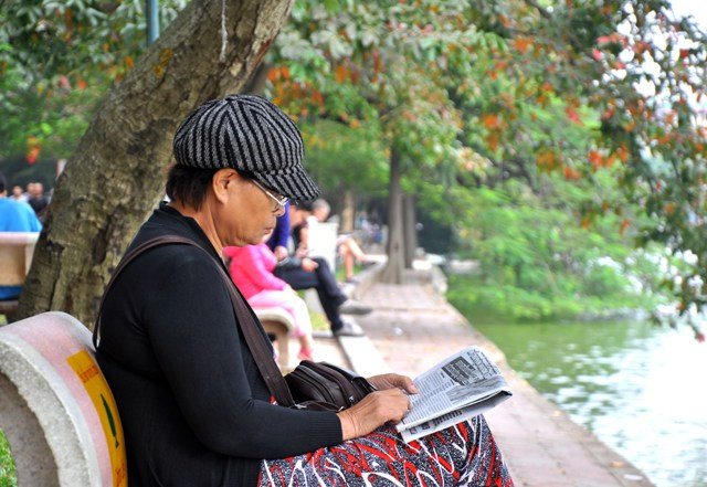 Nét thanh bình từ trong sinh hoạt đời thường của người dân Hà Nội Nét thanh bình từ trong sinh hoạt đời thường của người dân Hà Nội