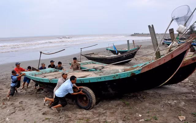 Được dự báo cơn bão Hải Yến là một cơn bão mạnh và có diễn biến phức tạp, người dân vùng ven biển đã chủ động thực hiện các công tác phòng chống để tránh được thiệt hại lớn khi bão đổ bộ vào đất liền.