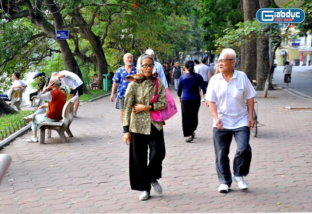 Hay là những nụ cười rạng rỡ sau buổi tập của những người già để sẵn sàng đón một ngày mới vui vẻ và sáng khoái bên gia đình, bạn bè.