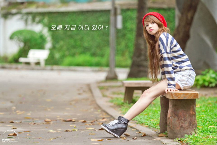 Đôi chân tròn xinh, nuột nà, thẳng tắp, gương mặt như nũng nịu, đợi chờ ai? Xem thêm: Mỹ nhân facebook Việt: Bản sao của Tây Thi. Đôi chân tròn xinh, nuột nà, thẳng tắp, gương mặt như nũng nịu, đợi chờ ai? Xem thêm: Mỹ nhân facebook Việt: Bản sao của Tây Thi.