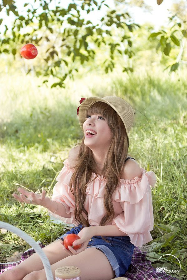 Xem thêm: Mỹ nhân facebook Việt: Bản sao của Tây Thi. Xem thêm: Mỹ nhân facebook Việt: Bản sao của Tây Thi.