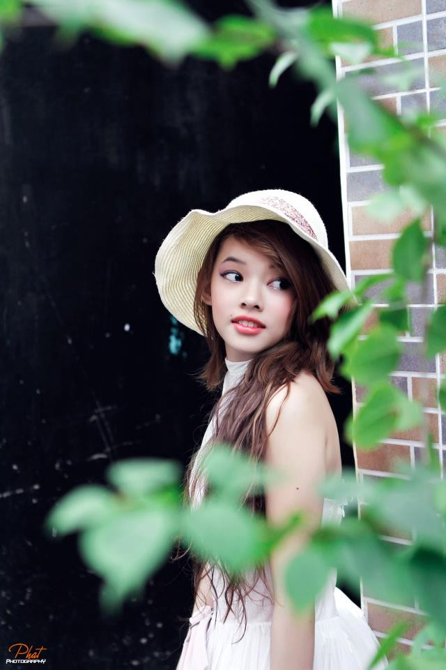 Quá cuốn hút với khuôn mặt baby, đáng yêu, đôi mắt trong veo, to tròn, sống mũi cao rất tây này đã làm chao đảo không biết bao nhiêu chàng trai. Xem thêm: Mỹ nhân facebook Việt: Bản sao của Tây Thi. Quá cuốn hút với khuôn mặt baby, đáng yêu, đôi mắt trong veo, to tròn, sống mũi cao rất tây này đã làm chao đảo không biết bao nhiêu chàng trai. Xem thêm: Mỹ nhân facebook Việt: Bản sao của Tây Thi.