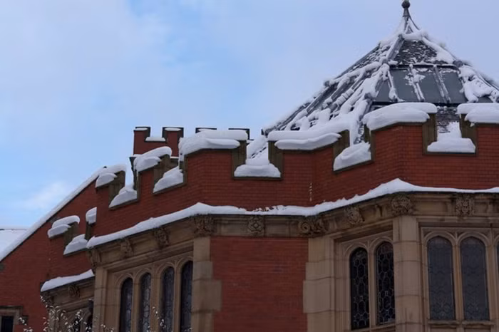 Tiêu chuẩn cao trong giảng dạy và nghiên cứu đã giúp Trường trở thành một Học viện nghiên cứu hàng đầu và có uy tín trên thế giới về chất lượng. Trường có 35 khoa được đánh giá hàng đầu trong lĩnh vực nghiên cứu với mức xếp loại cao