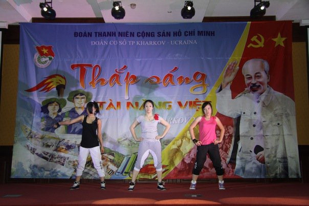 Màn nhảy hiện đại của các cô gái - nữ sinh Việt Màn nhảy hiện đại của các cô gái - nữ sinh Việt