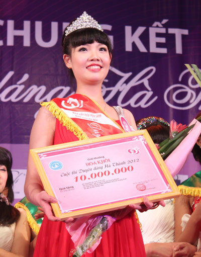 Thu Trang rạng ngời trong niềm vui chiến thắng