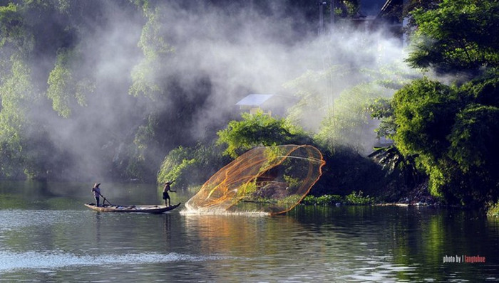 Khói sóng trên sông Như Ý - cảnh thực nên thơ "Trên sông khói sóng cho buồn lòng ai..." Khói sóng trên sông Như Ý - cảnh thực nên thơ "Trên sông khói sóng cho buồn lòng ai..."
