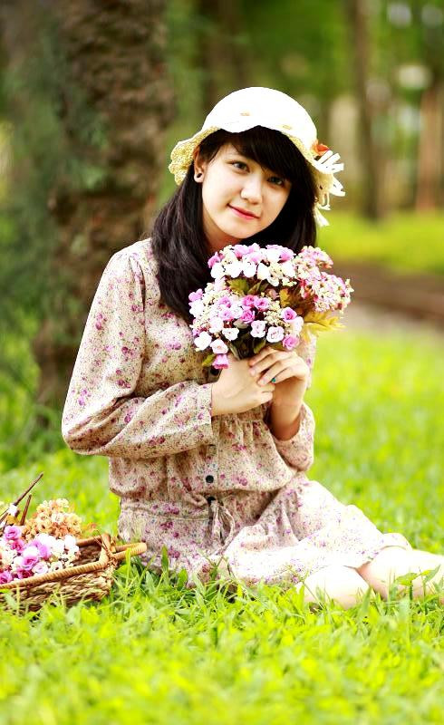 Là một người thân thiện, hòa đồng, dễ gần, Hoài An luôn tích cực tham gia các hoạt động ngoại khóa cũng như văn nghệ của trường, lớp vì cô bạn rất đam mê ca hát Là một người thân thiện, hòa đồng, dễ gần, Hoài An luôn tích cực tham gia các hoạt động ngoại khóa cũng như văn nghệ của trường, lớp vì cô bạn rất đam mê ca hát