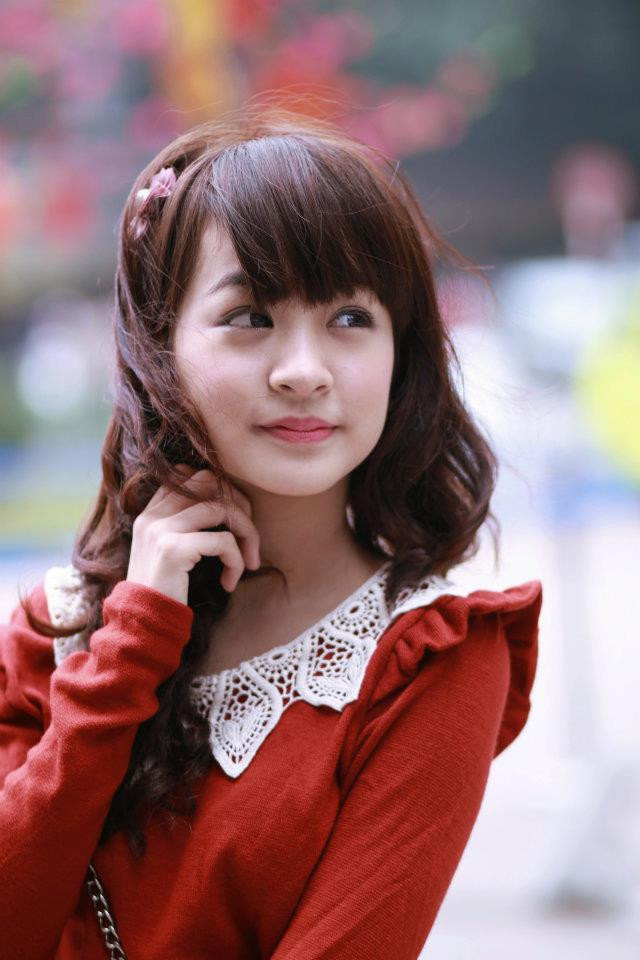 Khuôn mặt dễ thương của Trang khiến ai cũng phải ngoái nhìn Khuôn mặt dễ thương của Trang khiến ai cũng phải ngoái nhìn