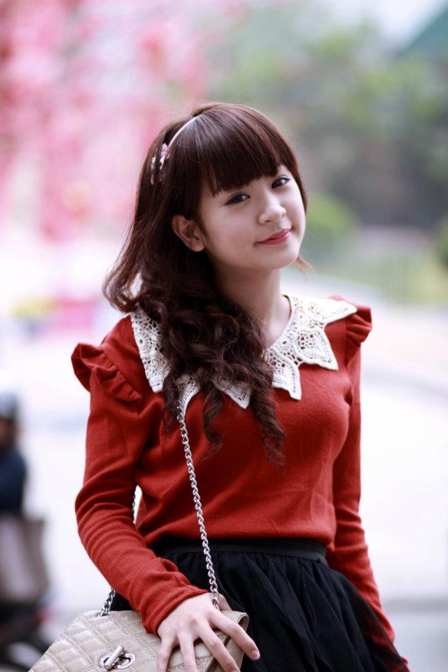 Cô bé đặc biệt thích học Tiếng anh, thích hát, shoping, nghe nhạc và chịp ảnh, rất thích nấu ăn và chăm sóc cún cưng Cô bé đặc biệt thích học Tiếng anh, thích hát, shoping, nghe nhạc và chịp ảnh, rất thích nấu ăn và chăm sóc cún cưng