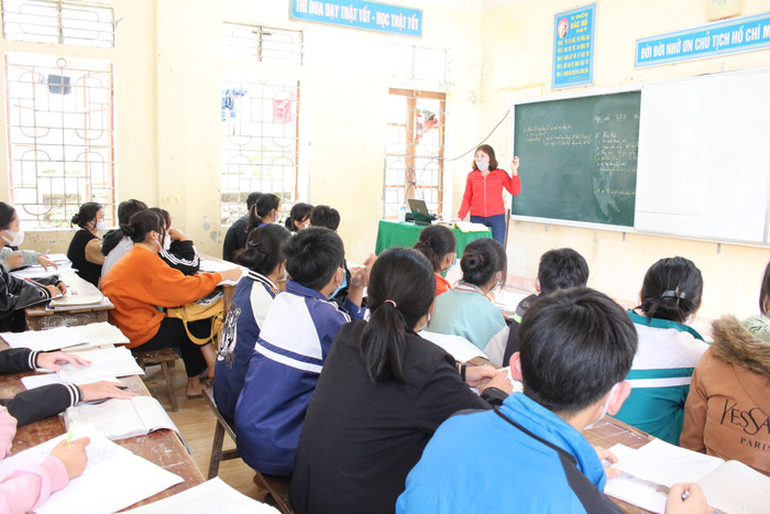 Sau giờ nghỉ trưa các em lại cùng bắt đầu vào giờ học buổi chiều.