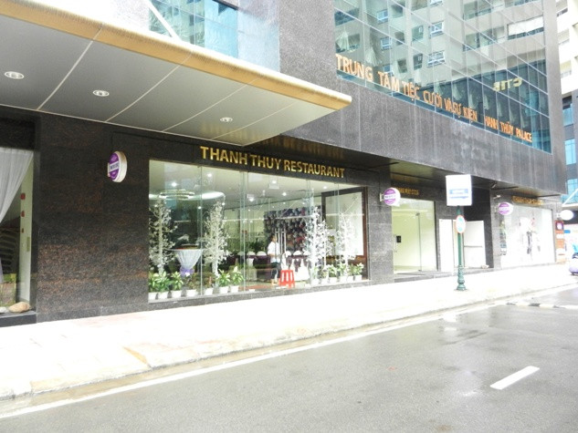 Công ty CP Đầu tư Dầu khí Toàn cầu GP-Invest - chủ đầu tư dự án Khu đô thị Nam Đô Complex cũng bị tố vi phạm Nghị định 121 CP khi cho phép nhà hàng hoạt động trong chung cư CT2A. Công ty CP Đầu tư Dầu khí Toàn cầu GP-Invest - chủ đầu tư dự án Khu đô thị Nam Đô Complex cũng bị tố vi phạm Nghị định 121 CP khi cho phép nhà hàng hoạt động trong chung cư CT2A.