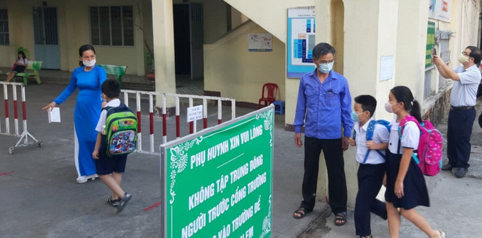 Đà Nẵng không bắt buộc học sinh, giáo viên phải đeo khẩu trang trong giờ học, trừ giờ ra chơi. Ảnh: AN Đà Nẵng không bắt buộc học sinh, giáo viên phải đeo khẩu trang trong giờ học, trừ giờ ra chơi. Ảnh: AN