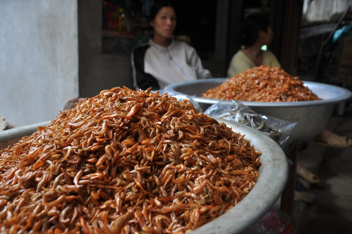 Từ cá nướng, tép khô, cá khô đều là đặc sản của Thung Nai do chính người dân bản xứ tạo ra.