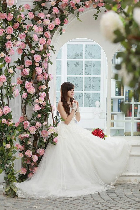 Vợ ca sĩ Duy Khoa có gương mặt phúc hậu và xinh đẹp