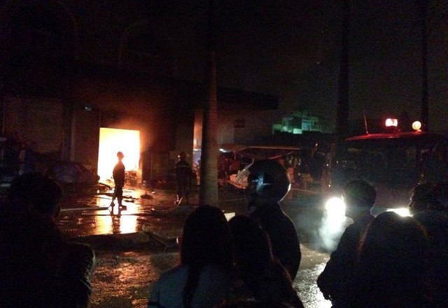 Đám cháy bùng phát dữ dội. (Ảnh: hungyen360.com)