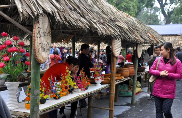 Việc tổ chức phiên “chợ quê” góp phần nâng cao nhận thức của cộng đồng về vai trò cần thiết của chợ dân sinh đối với người dân thành phố. Việc tổ chức phiên “chợ quê” góp phần nâng cao nhận thức của cộng đồng về vai trò cần thiết của chợ dân sinh đối với người dân thành phố.