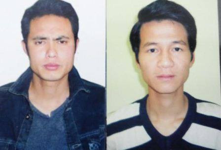 Hai đối tượng "cò" xe khách đánh khách ở bến xe Nước Ngầm. Hai đối tượng "cò" xe khách đánh khách ở bến xe Nước Ngầm.