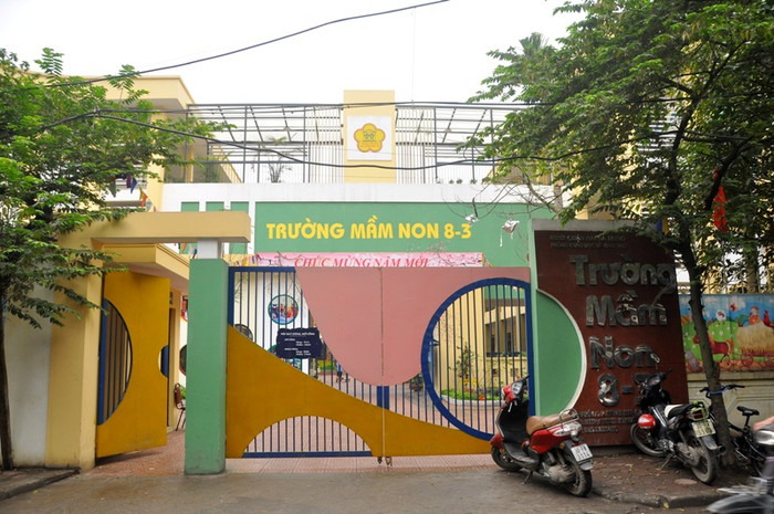 Một ngôi trường mầm non nằm trên phố cũng mang tên 8/3. Một ngôi trường mầm non nằm trên phố cũng mang tên 8/3.